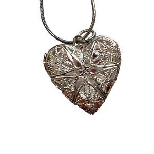Sterling Silver 925 Filigree Puffy Heart Picture Locket Pendant Necklace 9.5”